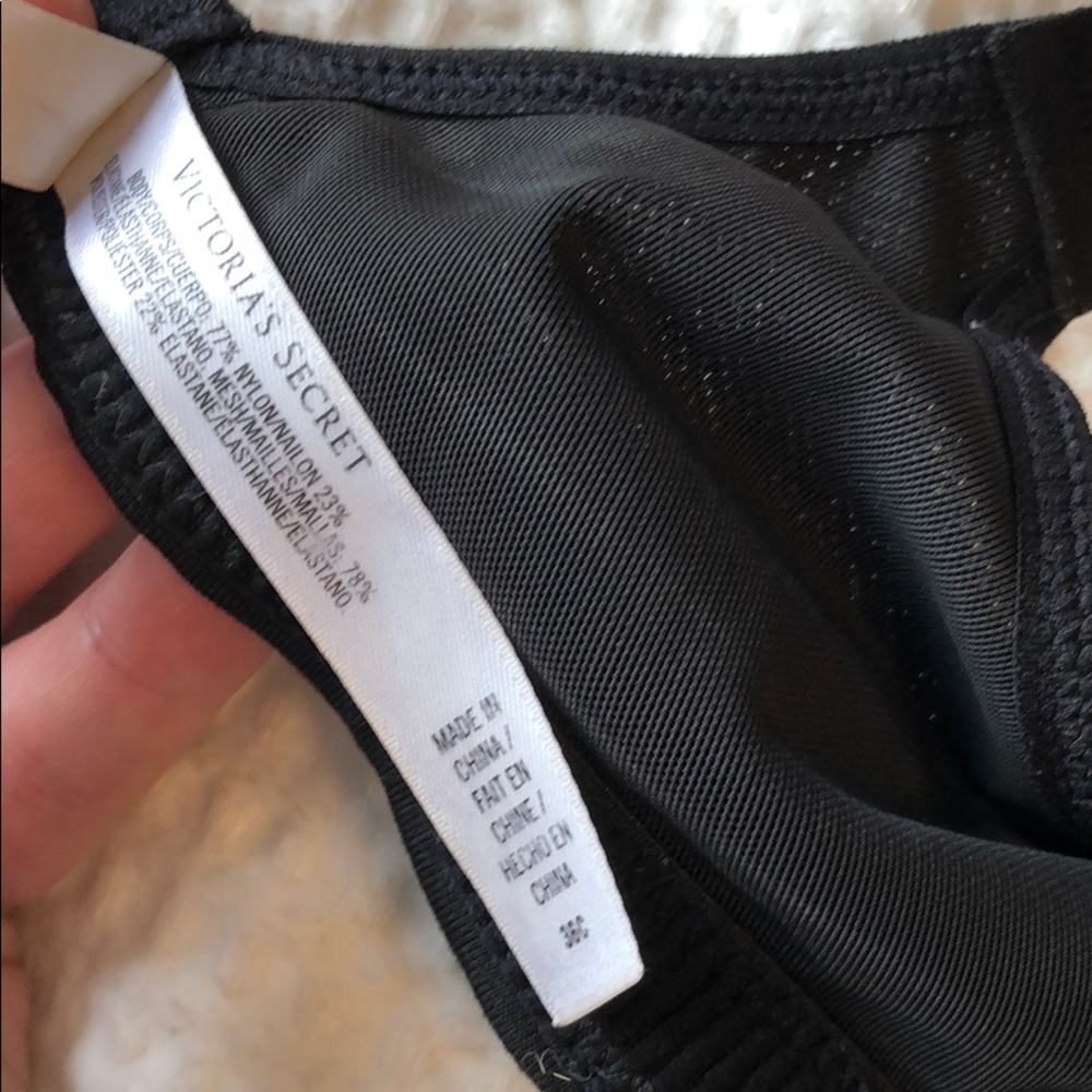 Victoria’s Secret Padded Sports Bra adjustable - Picture 4 of 4